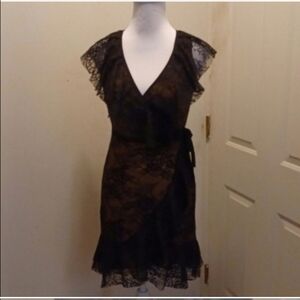 Storia size small wrap dress Lace overlay tan lining Romantic